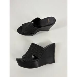 Ugg's Women's Black Wedge Heels (SB11)